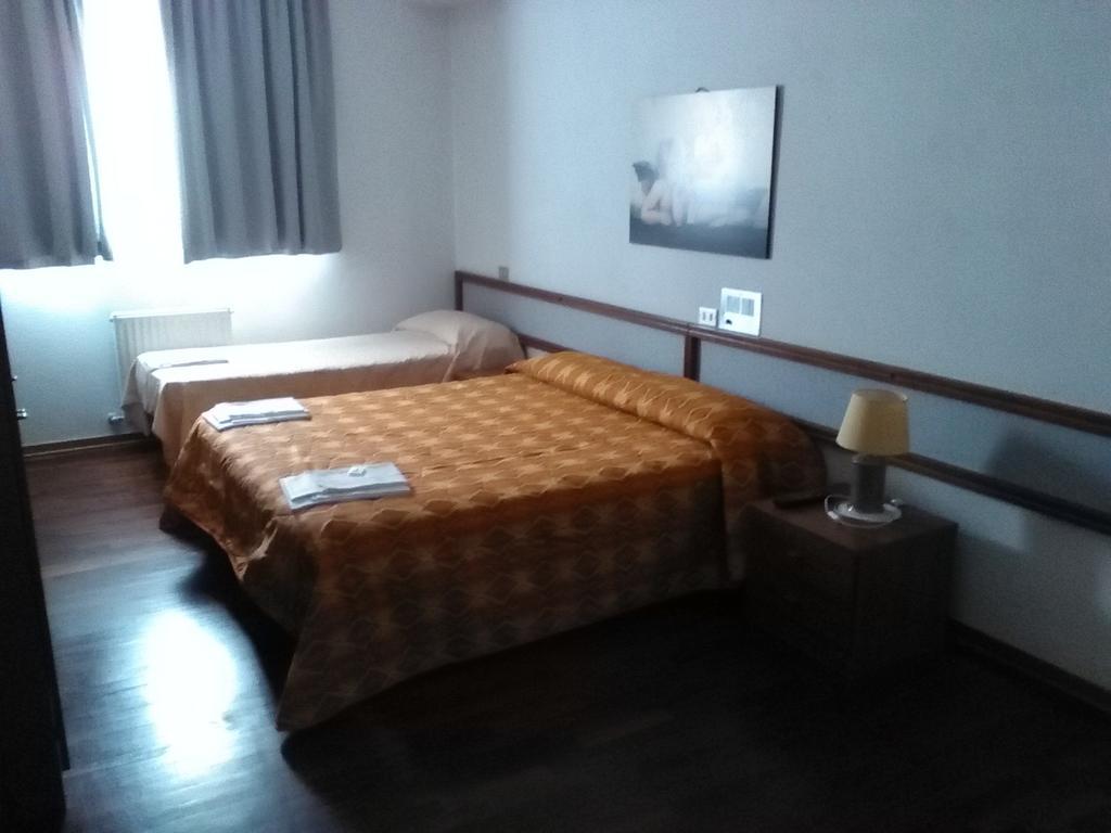 Hotel Cristallo Ассерджі Номер фото